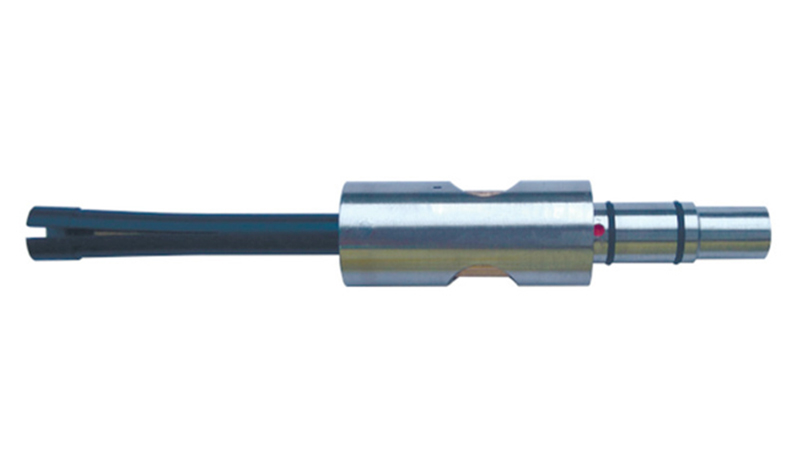 Dynamic rotating bolt hole probe with flexible tip